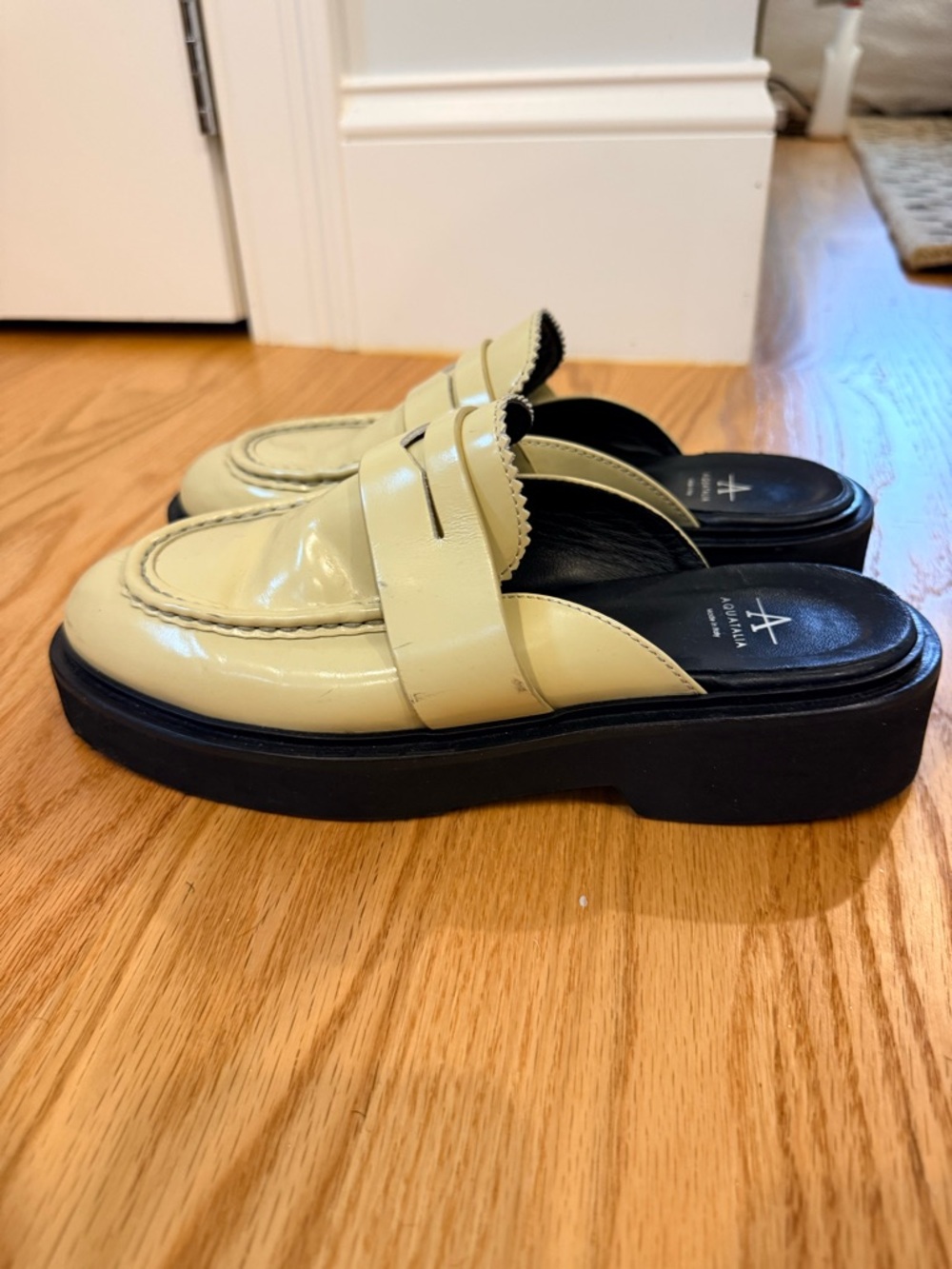 Aquatalia Cream Leather Penny Loafer Mules with Black Sole - Picture 2 of 10